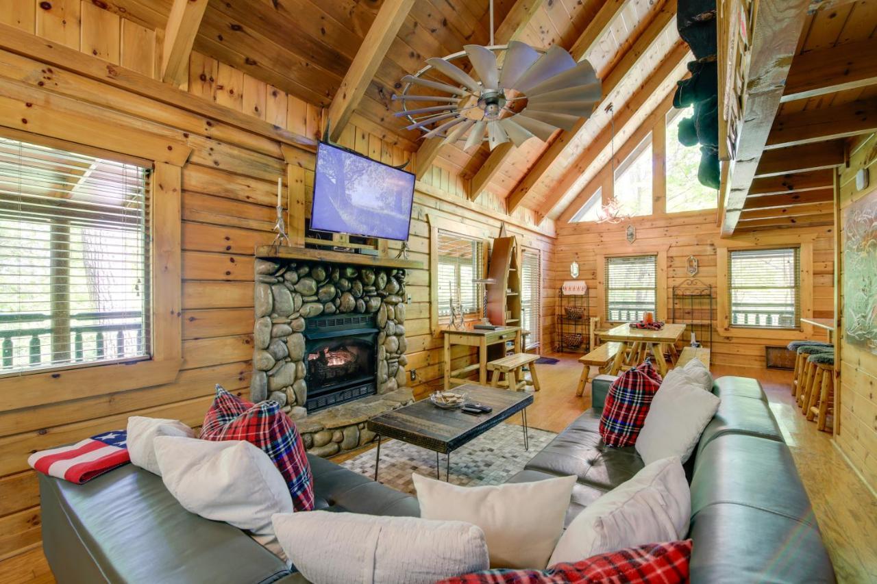 Gatlinburg Family Cabin With Private Hot Tub And Deck! Villa Exterior photo