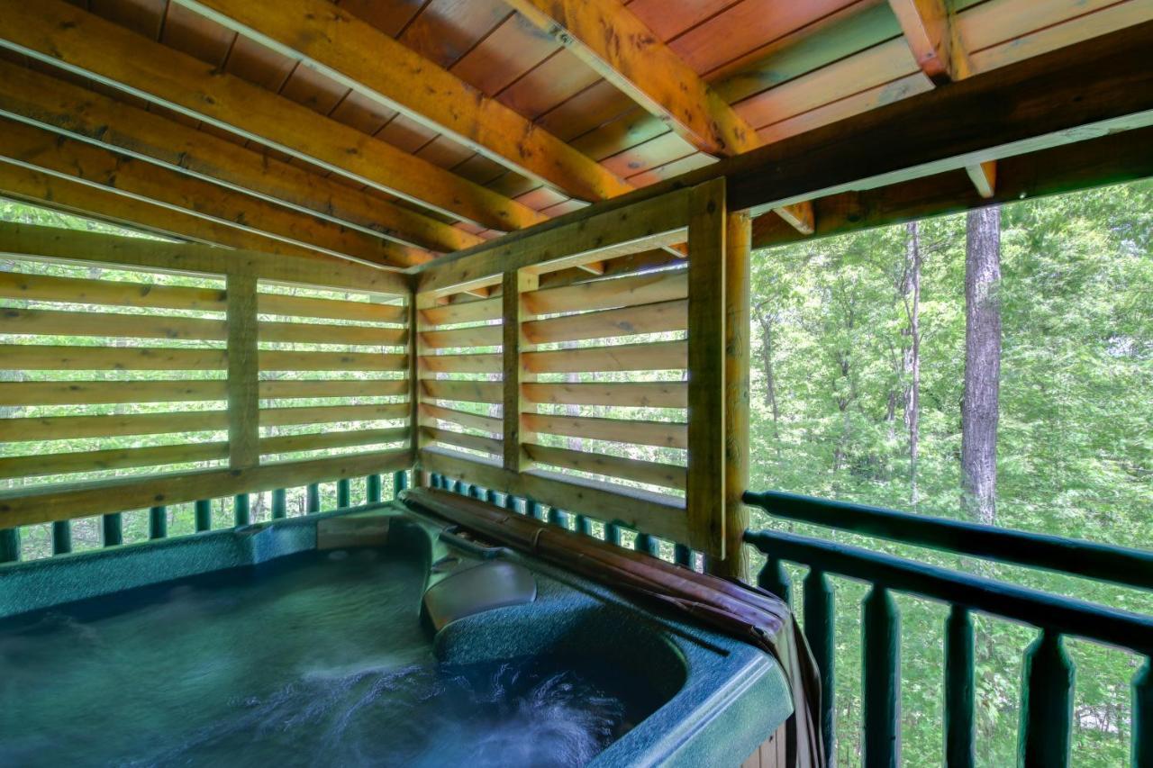 Gatlinburg Family Cabin With Private Hot Tub And Deck! Villa Exterior photo