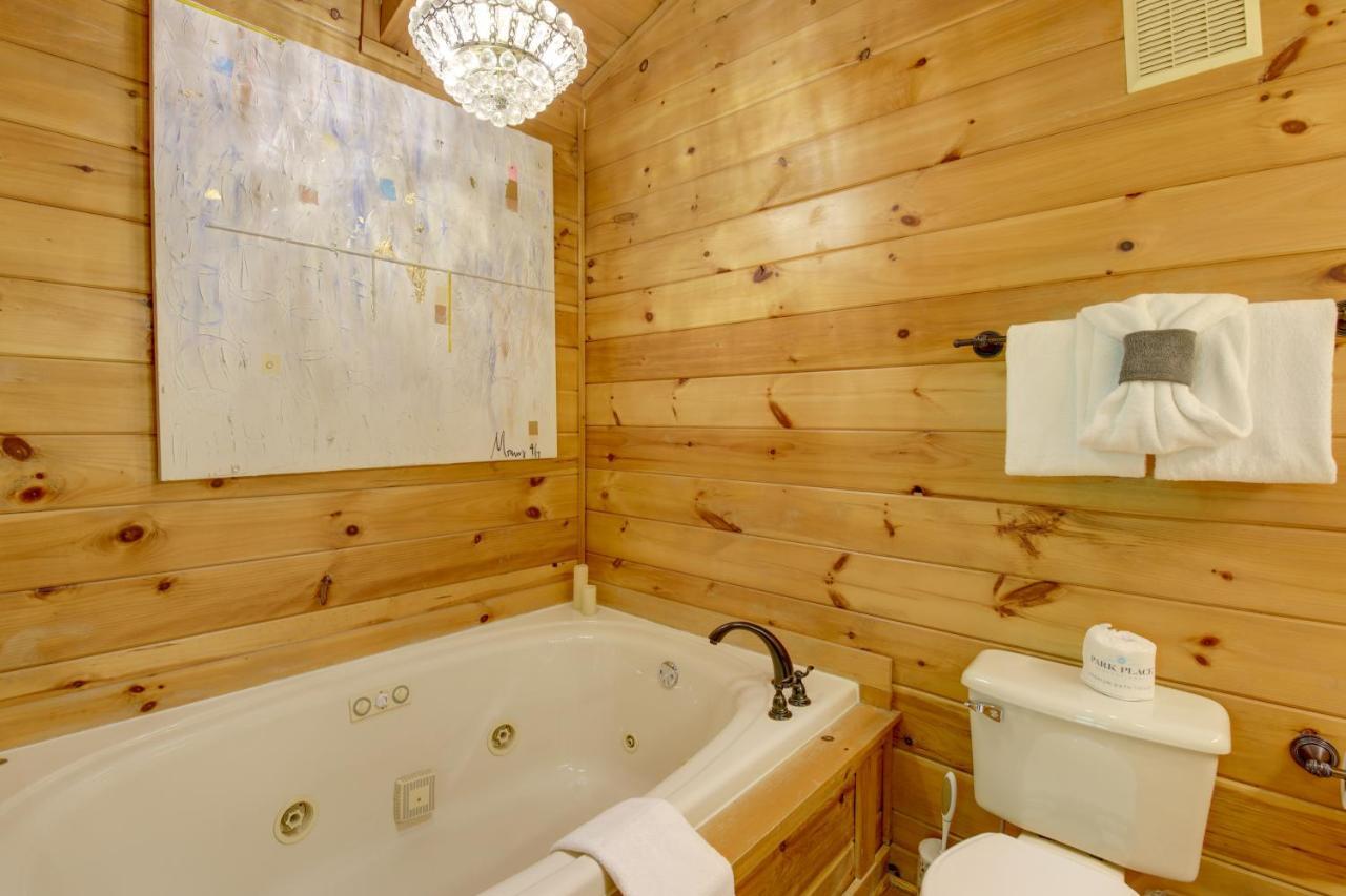 Gatlinburg Family Cabin With Private Hot Tub And Deck! Villa Exterior photo
